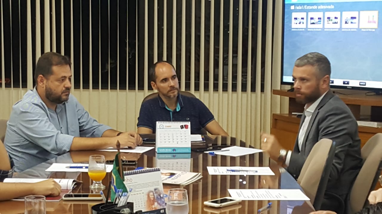 Foto - Novo secretário de Planejamento é apresentado à diretoria da CDL de Barra Mansa