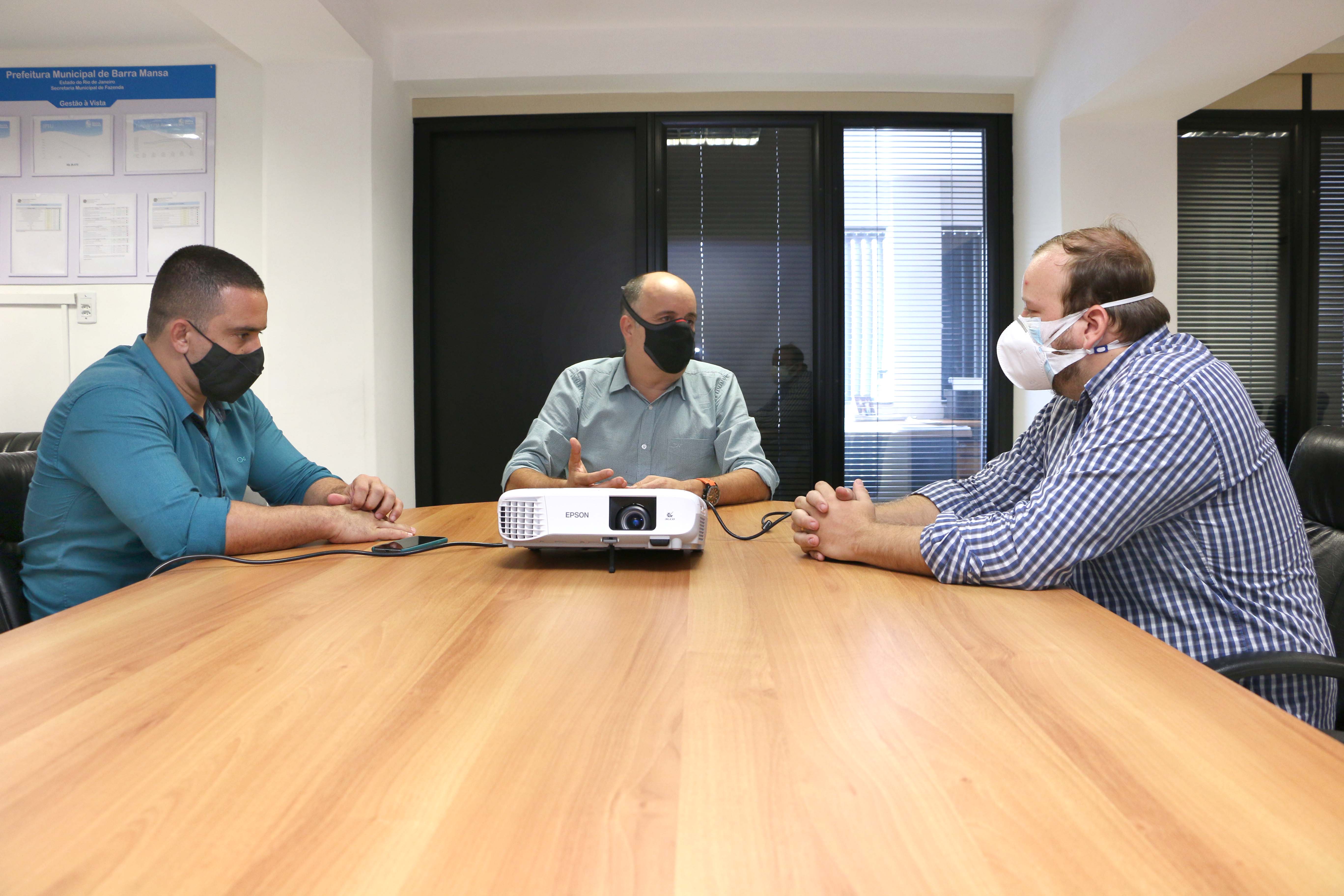 Foto - Entidades de classe em parceria com a prefeitura para capacitação no atendimento ao público