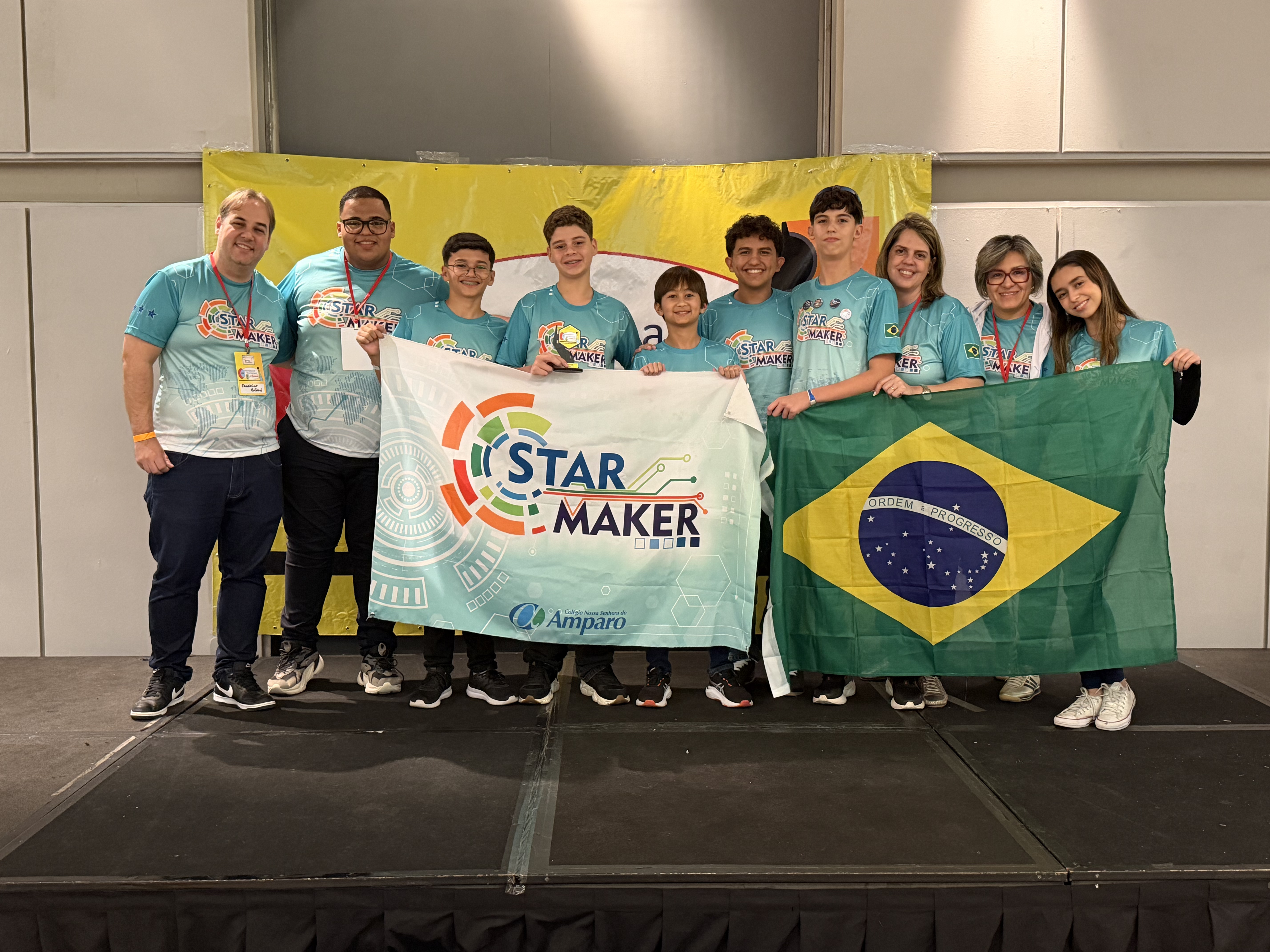 Foto - Equipe do Colégio Nossa Senhora do Amparo se destacou no torneio internacional de robótica