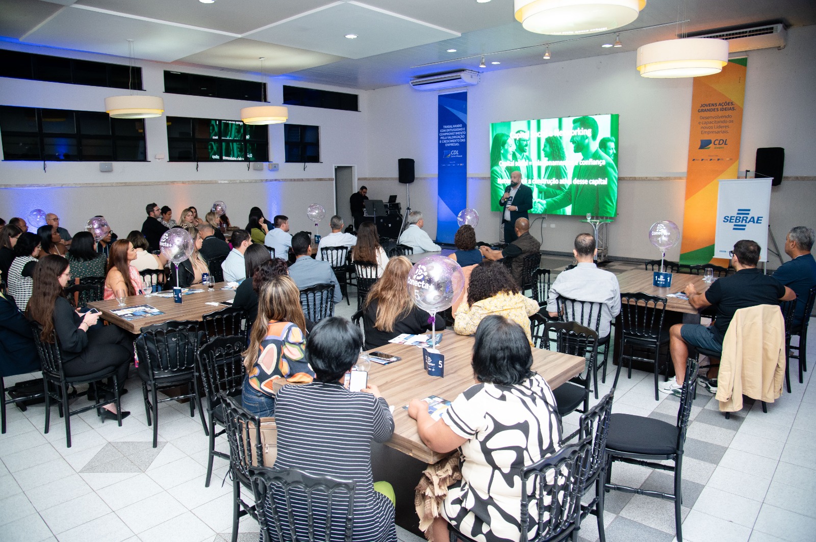 Foto - Conecta+ reúne empresários e jovens empreendedores em Barra Mansa com palestra e rodadas de negócios