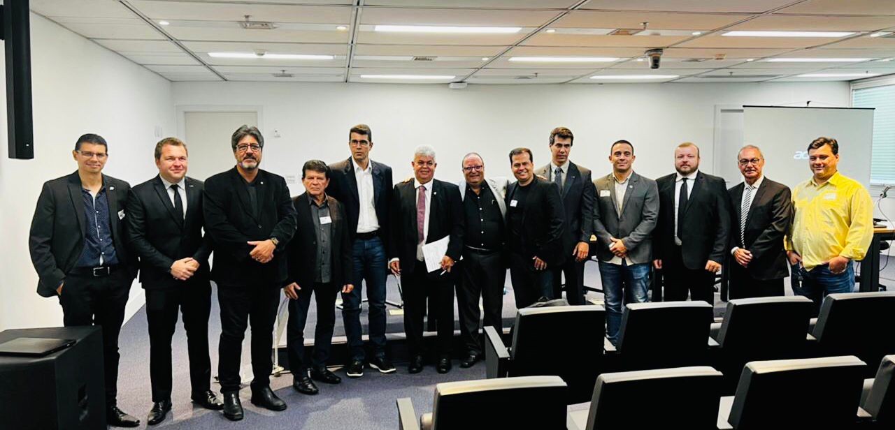 Foto - CDL BM presente na Alerj para instalação da frente parlamentar em defesa do comércio