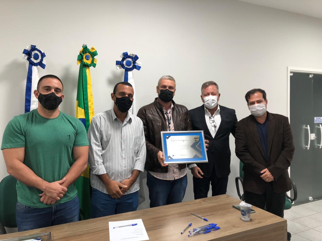 Foto - Reunião de diretoria da CDL Barra Mansa foi marcada por homenagens