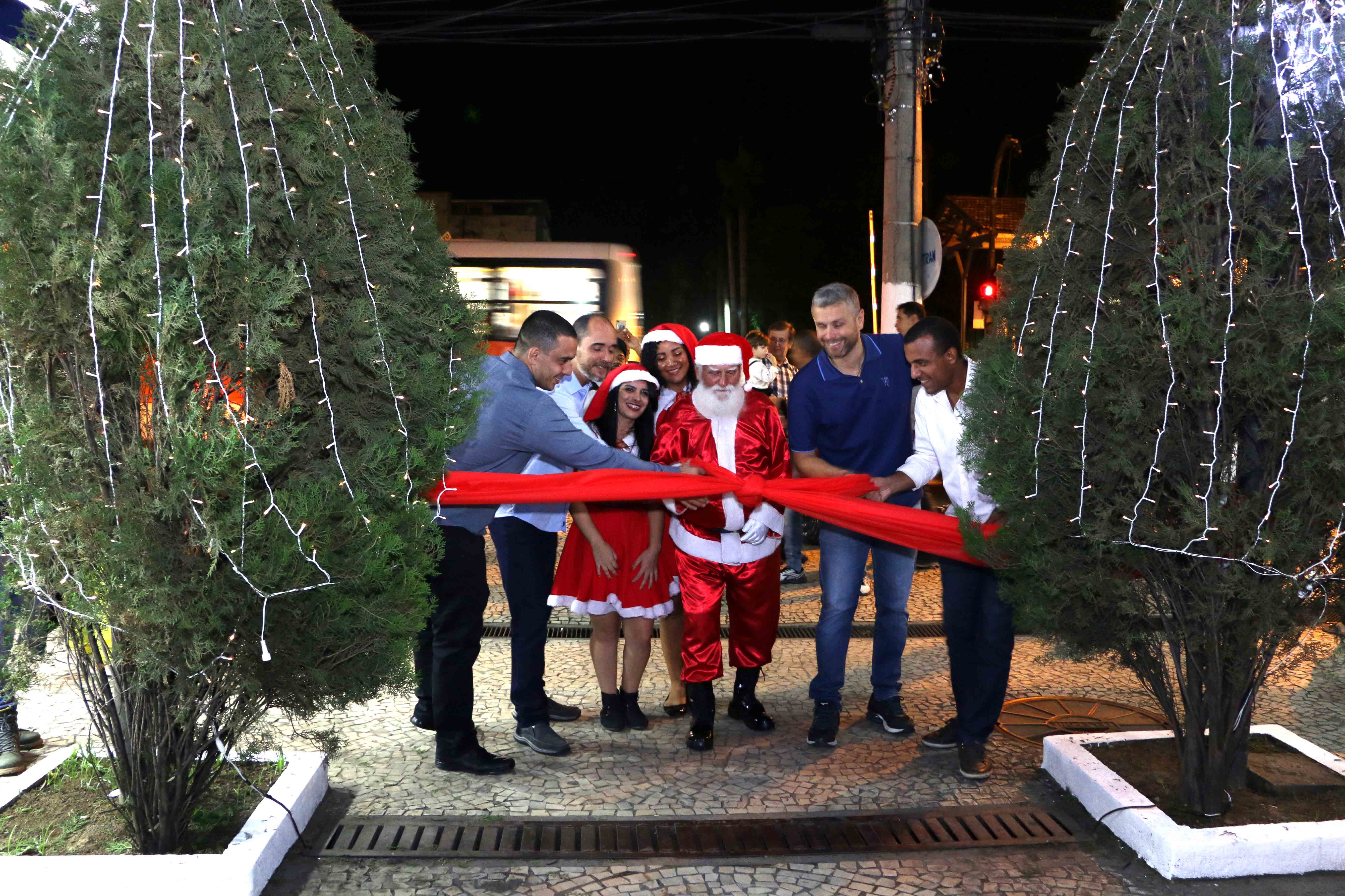 Foto - Novidades e união marcam abertura do Natal 2019 em Barra Mansa