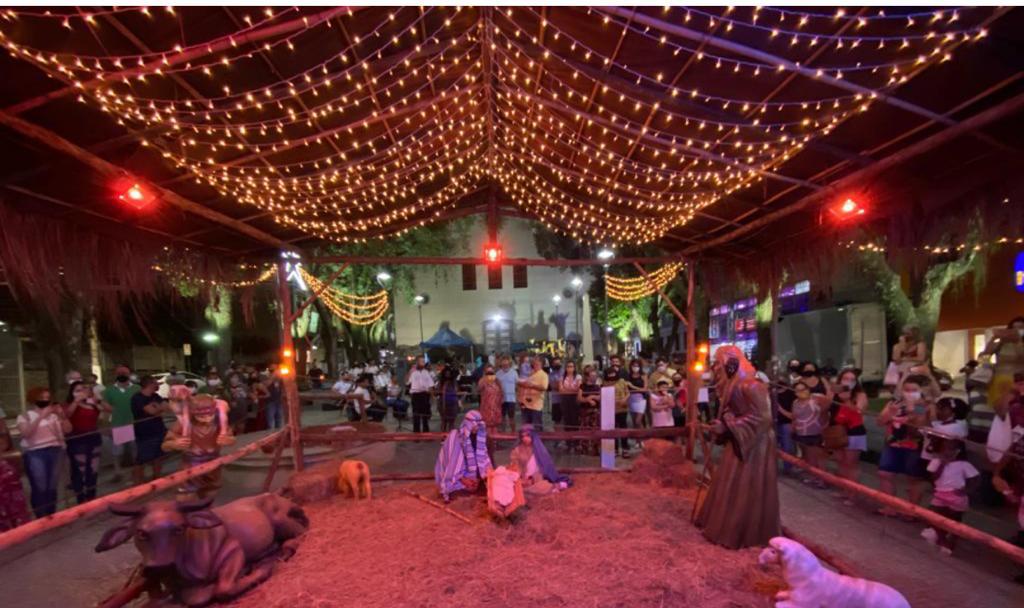 Foto - Entidades se unem para decorar Barra Mansa com luzes e ações para o Natal