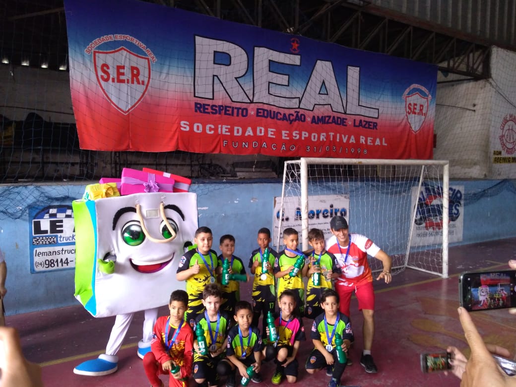 Foto - Lazer e alegria marcam Torneio de Futsal Infanto-Juvenil da CDL Barra Mansa