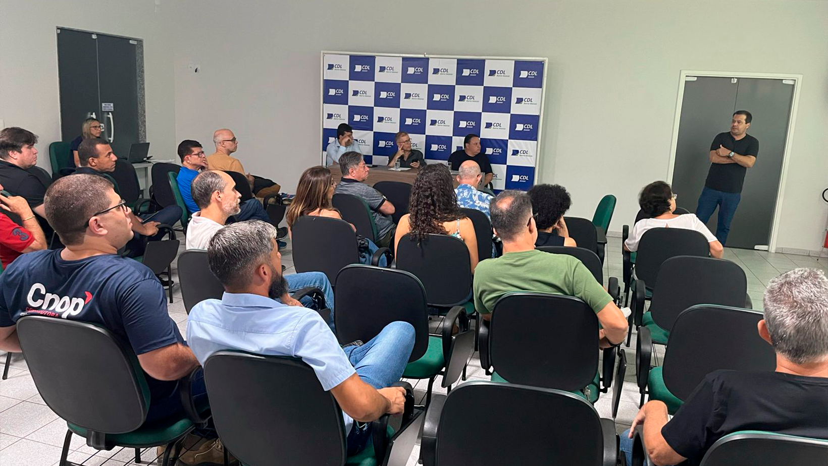 Foto - CDL BM recebe em sua sede sócios efetivos para assembleia de prestação de contas