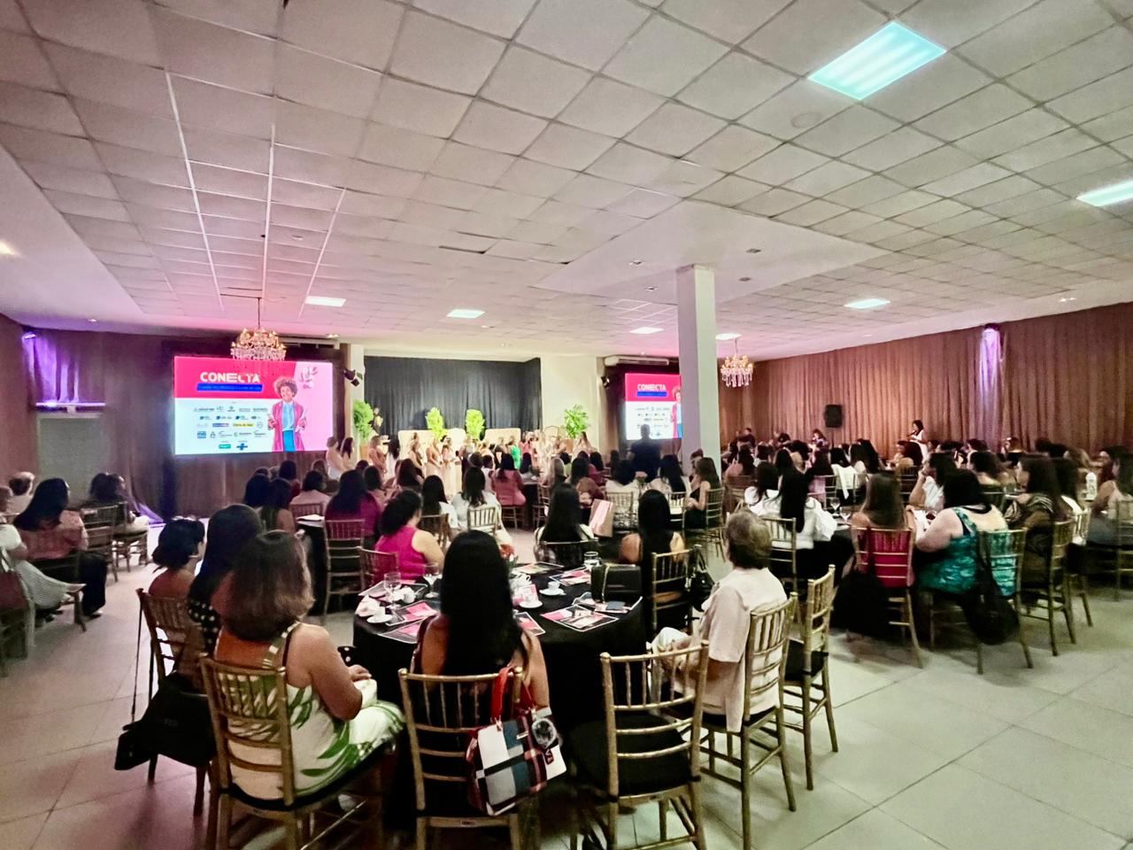 Foto - CDL BM participa do Conecta, realizado pelo Sebrae, sobre empreendedorismo feminino
