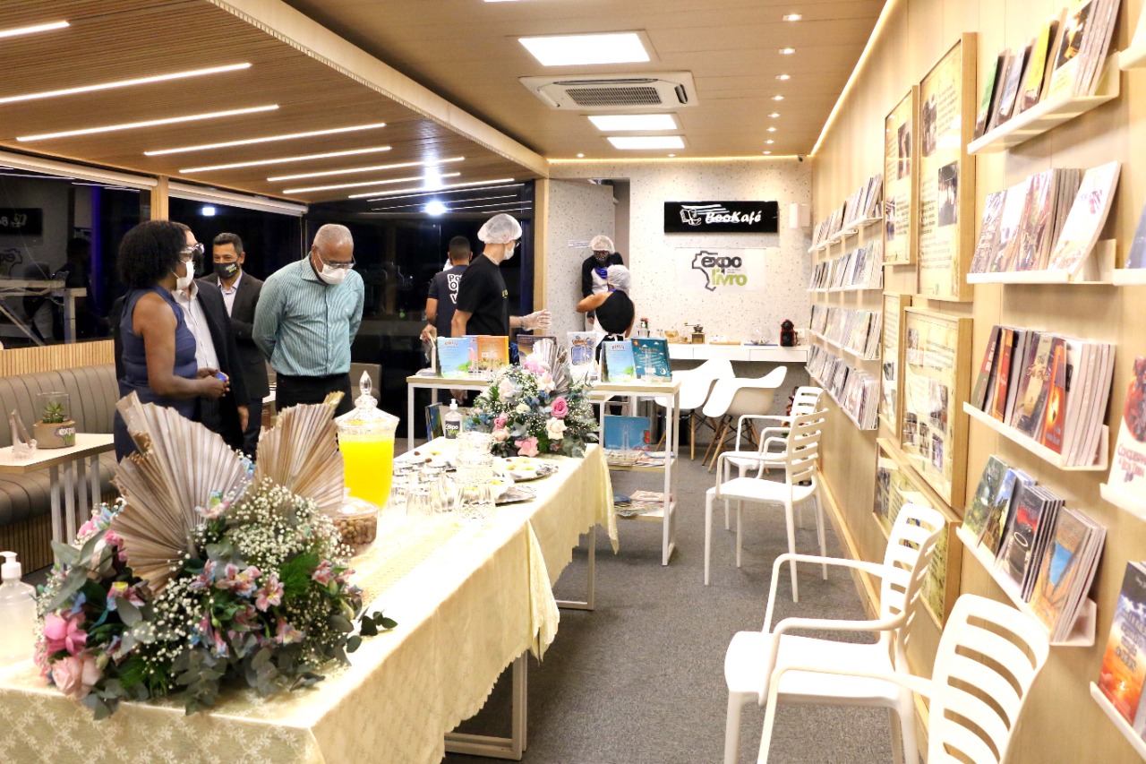Foto - A biblioteca itinerante, Expolivro Paixão pela Leitura, chegou em Barra Mansa 