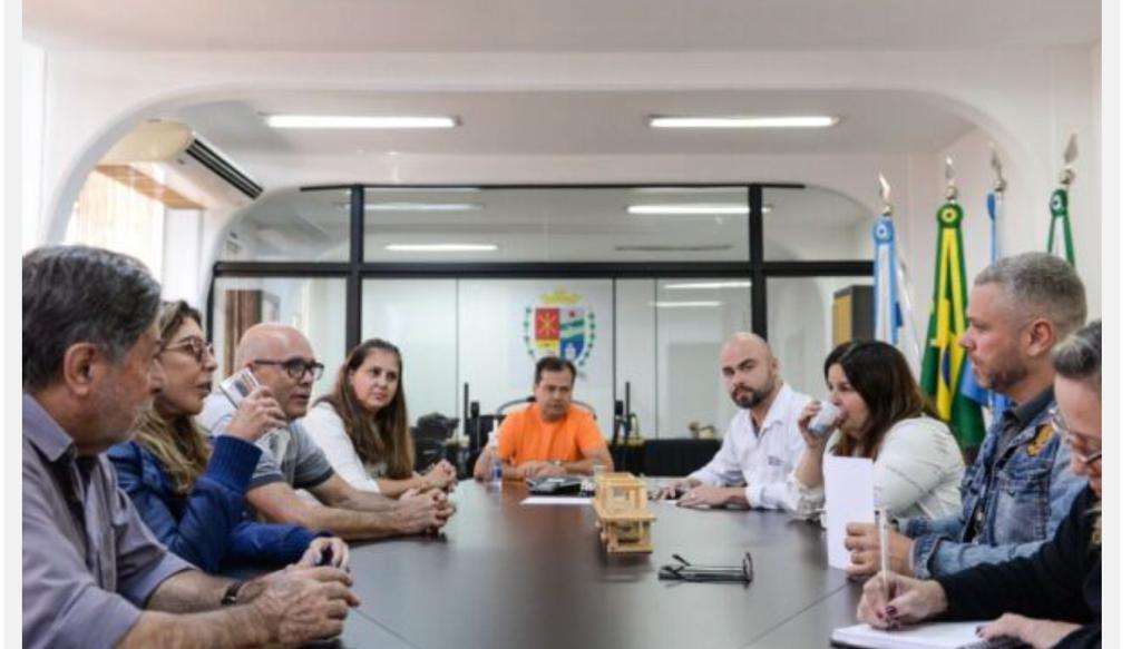 Foto - Natal em Barra Mansa: os preparativos já começaram. Prefeito se reuniu com representantes da CDL BM, Aciap e Sicomércio.