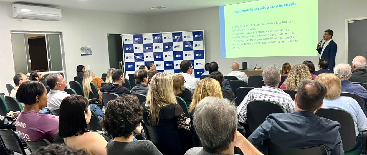 Foto - Presidente da FCDL-RJ debate impactos da Reforma Tributária com empresários de Barra Mansa